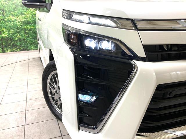 ヴォクシー ハイブリッドＺＳ　煌ＩＩＩ　衝突被害軽減システム　純正１０型ＳＤナビ　両側電動ドア　バックカメラ　ハーフレザーシート　ドラレコ　コーナーセンサー　スマートキー　ＬＥＤヘッド　ＥＴＣ２．０　クルコン　純正１６インチアルミ（13枚目）