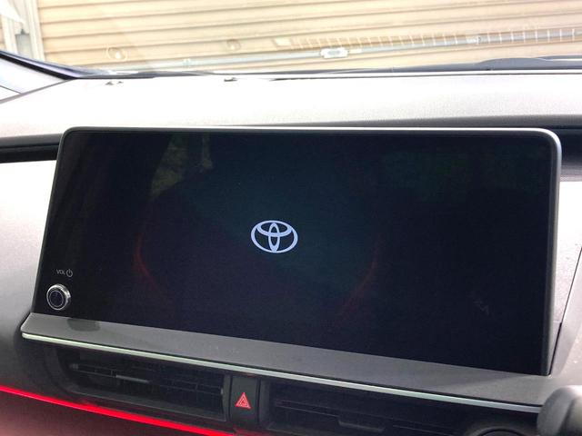 プリウス Z ガラスルーフ 純正12.3型ディスプレイ 全周囲カメラ 100V電源 デジタルインナーミラー 衝突軽減 レーダークルーズ BSM 禁煙車 電動リアゲート レザーシート シートベンチレーション LED(3枚目)