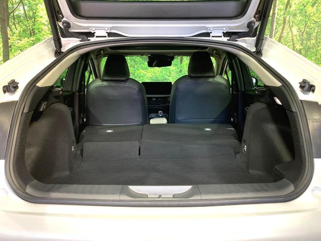 プリウス Z ガラスルーフ 純正12.3型ディスプレイ 全周囲カメラ 100V電源 デジタルインナーミラー 衝突軽減 レーダークルーズ BSM 禁煙車 電動リアゲート レザーシート シートベンチレーション LED(10枚目)