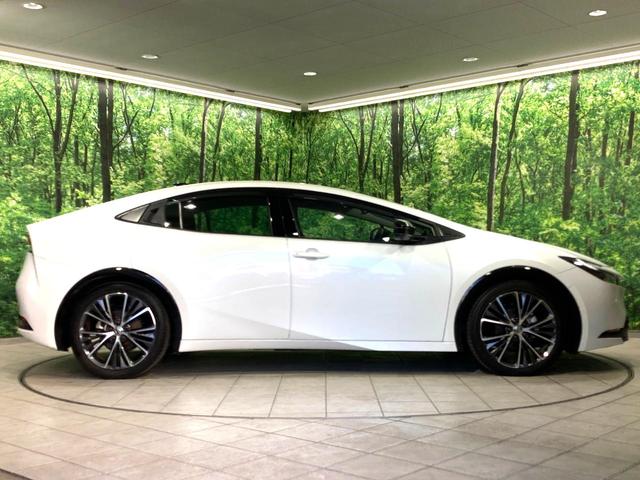 プリウス Z ガラスルーフ 純正12.3型ディスプレイ 全周囲カメラ 100V電源 デジタルインナーミラー 衝突軽減 レーダークルーズ BSM 禁煙車 電動リアゲート レザーシート シートベンチレーション LED(22枚目)