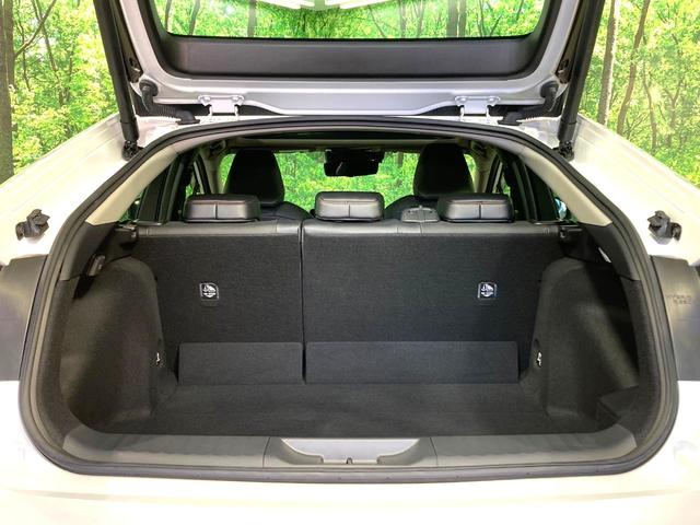 プリウス Z ガラスルーフ 純正12.3型ディスプレイ 全周囲カメラ 100V電源 デジタルインナーミラー 衝突軽減 レーダークルーズ BSM 禁煙車 電動リアゲート レザーシート シートベンチレーション LED(24枚目)