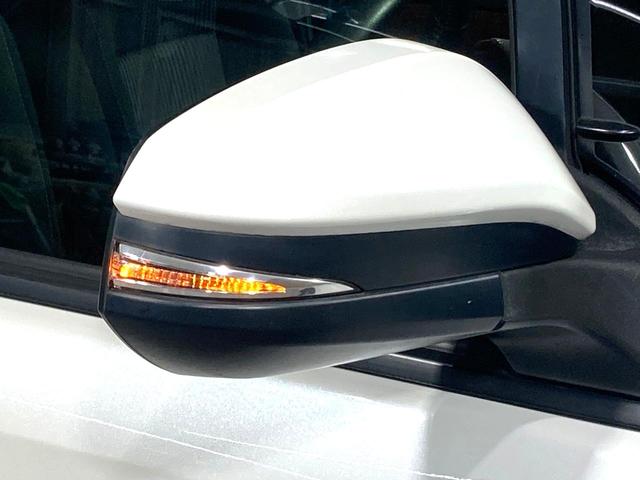 ヴォクシー ZS サンルーフ 両側電動ドア 純正9型ナビ 後席モニター バックカメラ 寒冷地仕様 禁煙車 スマートキー LEDヘッド ビルトインETC 純正16インチアルミ オートライト デュアルエアコン(29枚目)