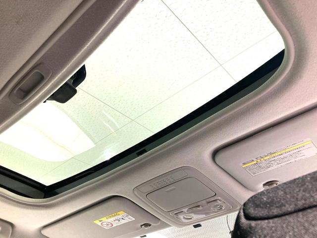ヴォクシー ZS サンルーフ 両側電動ドア 純正9型ナビ 後席モニター バックカメラ 寒冷地仕様 禁煙車 スマートキー LEDヘッド ビルトインETC 純正16インチアルミ オートライト デュアルエアコン(31枚目)