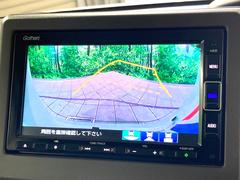 【バックカメラ】駐車時に後方がリアルタイム映像で確認できます。大型商業施設や立体駐車場での駐車時や、夜間のバック時に大活躍！運転スキルに関わらず、今や必須となった装備のひとつです！ 4