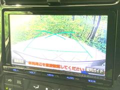 【バックカメラ】駐車時に後方がリアルタイム映像で確認できます。大型商業施設や立体駐車場での駐車時や、夜間のバック時に大活躍！運転スキルに関わらず、今や必須となった装備のひとつです！ 4