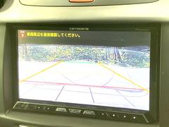 【バックカメラ】駐車時に後方がリアルタイム映像で確認できます。大型商業施設や立体駐車場での駐車時や、夜間のバック時に大活躍！運転スキルに関わらず、今や必須となった装備のひとつです！ 4