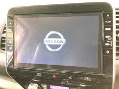 【純正１０型ナビ】人気の純正ナビを装備しております。ナビの使いやすさはもちろん、オーディオ機能も充実！キャンプや旅行はもちろん、通勤や買い物など普段のドライブも楽しくなるはず♪ 3