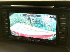 【バックカメラ】駐車時に後方がリアルタイム映像で確認できます。大型商業施設や立体駐車場での駐車時や、夜間のバック時に大活躍！運転スキルに関わらず、今や必須となった装備のひとつです！ 5