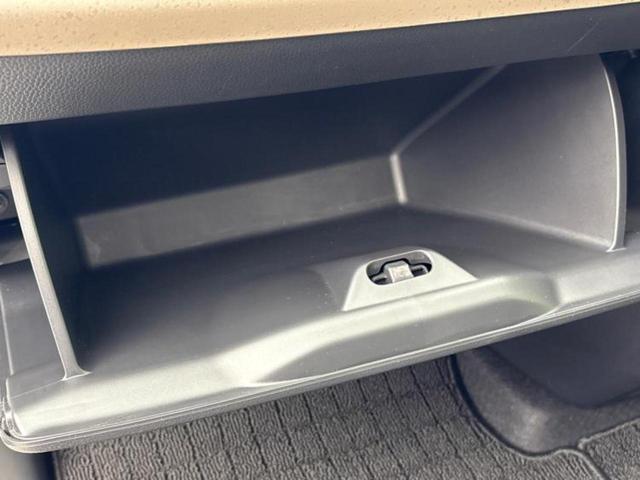 ＷＥＣＡＲＳでは各商談席に大型モニターをご用意しております！見やすい大画面でゆったりと全国の在庫をご覧いただけます！是非ご来店お待ちしております！