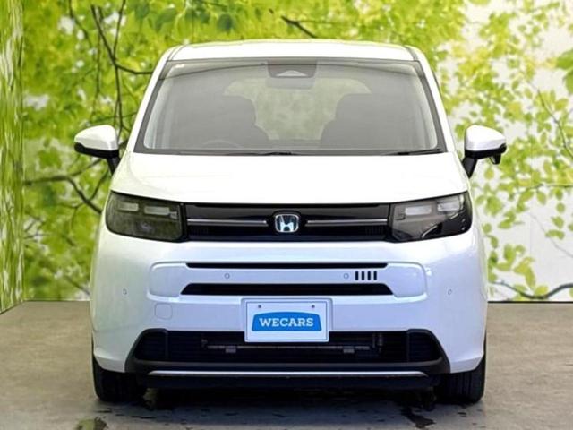 ＷＥＣＡＲＳでは各商談席に大型モニターをご用意しております！見やすい大画面でゆったりと全国の在庫をご覧いただけます！是非ご来店お待ちしております！