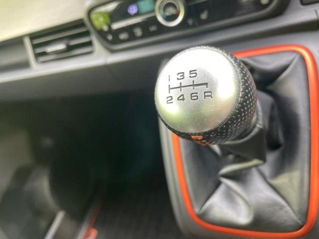 Ｎ－ＯＮＥ ＲＳ　新品タイヤ／保証書／純正　８インチ　ＳＤナビ／衝突安全装置／シートヒーター／車線逸脱防止支援システム／ヘッドランプ　ＬＥＤ／ＥＴＣ／ＥＢＤ付ＡＢＳ／横滑り防止装置／アイドリングストップ　レーンアシスト（17枚目）