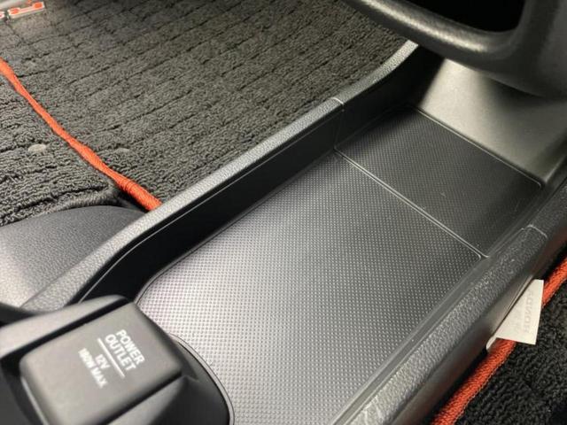 Ｎ－ＯＮＥ ＲＳ　新品タイヤ／保証書／純正　８インチ　ＳＤナビ／衝突安全装置／シートヒーター／車線逸脱防止支援システム／ヘッドランプ　ＬＥＤ／ＥＴＣ／ＥＢＤ付ＡＢＳ／横滑り防止装置／アイドリングストップ　レーンアシスト（39枚目）