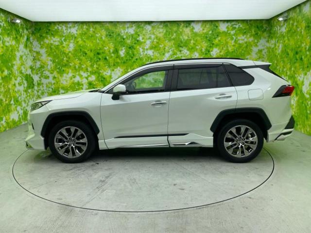 ＲＡＶ４ ４ＷＤ　Ｇ　Ｚパッケージ　純正エアロ／保証書／純正　９インチ　ＳＤナビ／デジタルインナーミラー／衝突安全装置／シートヒーター／車線逸脱防止支援システム／シート　フルレザー／電動バックドア／ドライブレコーダー　前後　革シート（2枚目）
