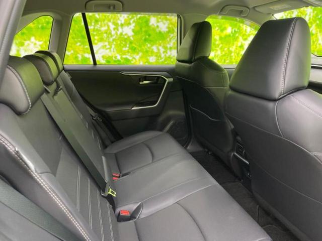ＲＡＶ４ ４ＷＤ　Ｇ　Ｚパッケージ　純正エアロ／保証書／純正　９インチ　ＳＤナビ／デジタルインナーミラー／衝突安全装置／シートヒーター／車線逸脱防止支援システム／シート　フルレザー／電動バックドア／ドライブレコーダー　前後　革シート（5枚目）