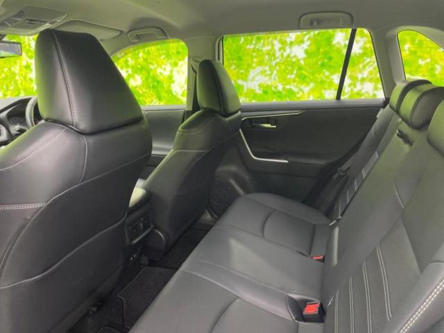 ＲＡＶ４ ４ＷＤ　Ｇ　Ｚパッケージ　純正エアロ／保証書／純正　９インチ　ＳＤナビ／デジタルインナーミラー／衝突安全装置／シートヒーター／車線逸脱防止支援システム／シート　フルレザー／電動バックドア／ドライブレコーダー　前後　革シート（7枚目）