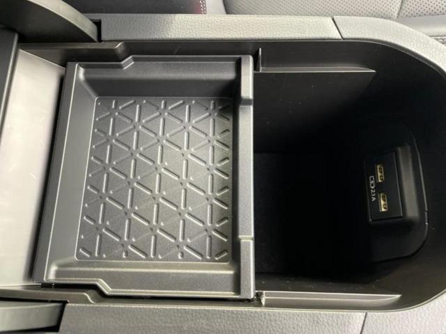 ＲＡＶ４ ４ＷＤ　Ｇ　Ｚパッケージ　純正エアロ／保証書／純正　９インチ　ＳＤナビ／デジタルインナーミラー／衝突安全装置／シートヒーター／車線逸脱防止支援システム／シート　フルレザー／電動バックドア／ドライブレコーダー　前後　革シート（34枚目）