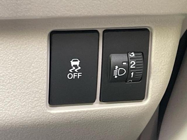 Ｎ－ＢＯＸ ヒョウジュン　保証書／ホンダセンシング／電動スライドドア／車線逸脱防止支援システム／ヘッドランプ　ＬＥＤ／ＵＳＢジャック／ＥＢＤ付ＡＢＳ／横滑り防止装置／アイドリングストップ／禁煙車／エアバッグ　運転席（18枚目）