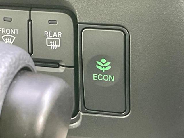 Ｎ－ＢＯＸ ヒョウジュン　保証書／ホンダセンシング／電動スライドドア／車線逸脱防止支援システム／ヘッドランプ　ＬＥＤ／ＵＳＢジャック／ＥＢＤ付ＡＢＳ／横滑り防止装置／アイドリングストップ／禁煙車／エアバッグ　運転席（33枚目）