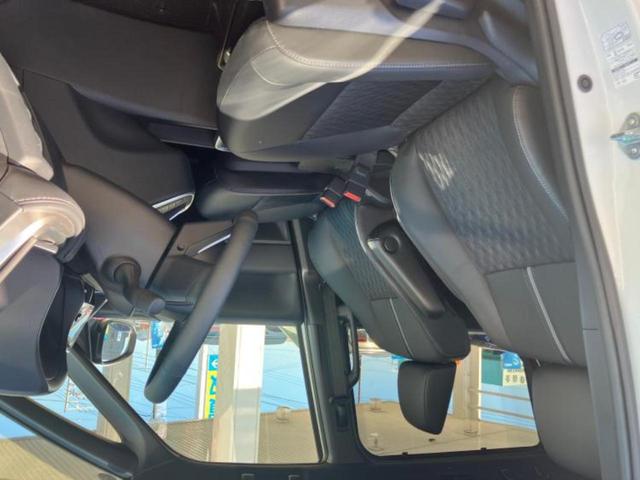 ノア ハイブリッドS-Z 純正エアロ/保証書/ディスプレイオーディオ+ナビ/衝突安全装置/両側電動スライドドア/シートヒーター/パノラミックビューモニター/車線逸脱防止支援システム/シート ハーフレザー/電動バックドア 禁煙車(5枚目)