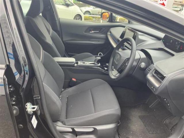 プリウス G 保証書/ディスプレイオーディオ+ナビ8インチ/衝突安全装置/シートヒーター/パノラミックビューモニター/車線逸脱防止支援システム/ヘッドランプ LED/USBジャック 衝突被害軽減システム ETC(5枚目)