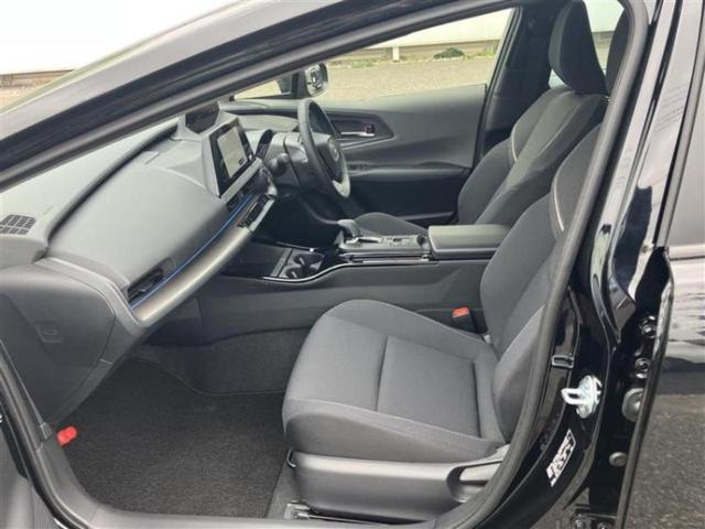 プリウス G 保証書/ディスプレイオーディオ+ナビ8インチ/衝突安全装置/シートヒーター/パノラミックビューモニター/車線逸脱防止支援システム/ヘッドランプ LED/USBジャック 衝突被害軽減システム ETC(7枚目)