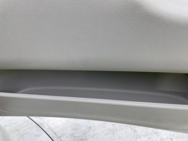 キューブ 15X Vセレクション 新品タイヤ/社外 SDナビ/Bluetooth接続/ETC/EBD付ABS/バックモニター/フルセグTV/DVD/エアバッグ 運転席/エアバッグ 助手席/パワーウインドウ/エンジンスタートボタン(26枚目)