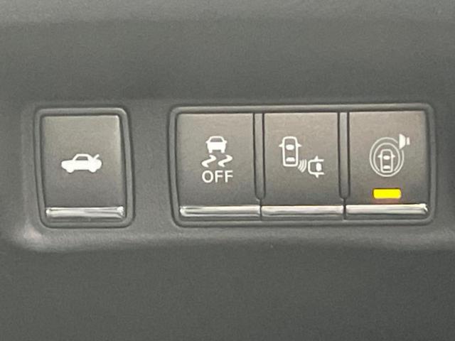 フーガ ２５０ＧＴ　新品タイヤ／保証書／純正　ＨＤＤナビ／全方位モニター／シート　ハーフレザー／ドライブレコーダー　社外／ヘッドランプ　ＬＥＤ／Ｂｌｕｅｔｏｏｔｈ接続／ＥＴＣ／ＥＢＤ付ＡＢＳ／横滑り防止装置　全周囲カメラ（26枚目）