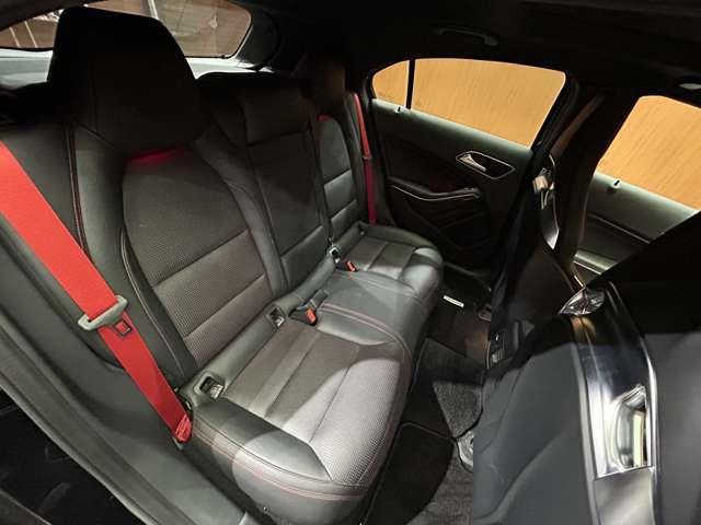 Ａクラス Ａ４５　ＡＭＧ　４マチック　ＡＭＧアドバンストＰＫＧ　ＡＭＧドライバーズＰＫＧ　パノラマＳＲ　ｈａｒｍａｎｋａｒｄｏｎサウンド　黒革　ＡＣＣ　ナビ　ＴＶ　Ｂカメラ　Ｂｌｕｅｔｏｏｔｈ接続　シートＨ　パーキングパイロット　ハイビー（5枚目）