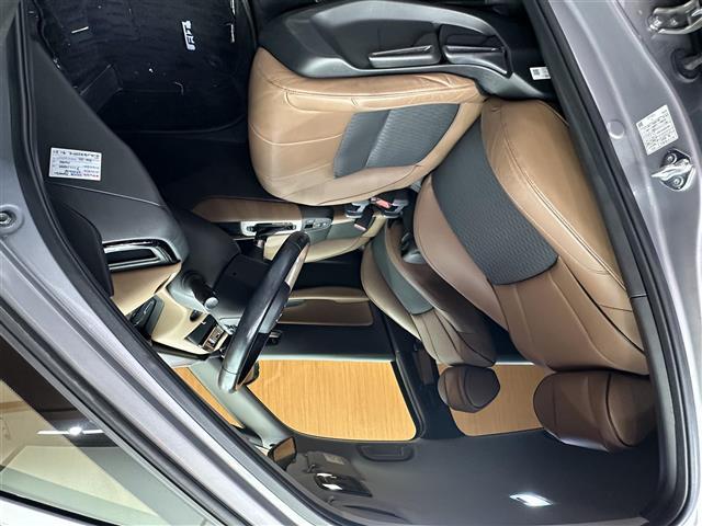フィット ｅ：ＨＥＶリュクス　禁煙車　１０インチナビ　バックカメラ　フルセグテレビ　ホンダセンシング　ＥＴＣ　前後純正ドライブレコーダー電動パーキングブレーキ　オートホールド　純正フロアマット　純正１６インチアルミホイール（3枚目）