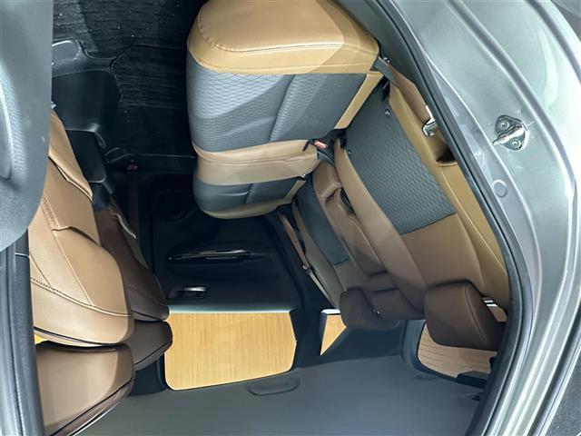 フィット ｅ：ＨＥＶリュクス　禁煙車　１０インチナビ　バックカメラ　フルセグテレビ　ホンダセンシング　ＥＴＣ　前後純正ドライブレコーダー電動パーキングブレーキ　オートホールド　純正フロアマット　純正１６インチアルミホイール（5枚目）