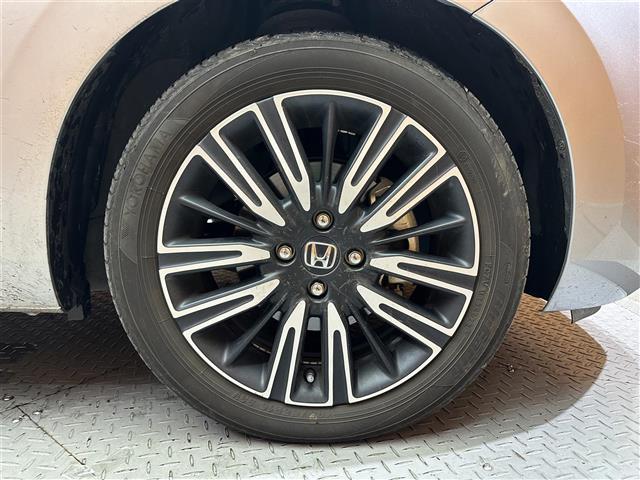 フィット ｅ：ＨＥＶリュクス　禁煙車　１０インチナビ　バックカメラ　フルセグテレビ　ホンダセンシング　ＥＴＣ　前後純正ドライブレコーダー電動パーキングブレーキ　オートホールド　純正フロアマット　純正１６インチアルミホイール（37枚目）