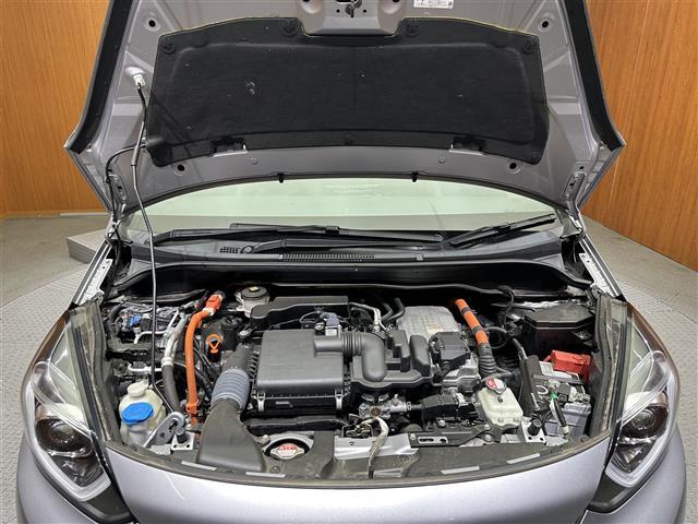 フィット ｅ：ＨＥＶリュクス　禁煙車　１０インチナビ　バックカメラ　フルセグテレビ　ホンダセンシング　ＥＴＣ　前後純正ドライブレコーダー電動パーキングブレーキ　オートホールド　純正フロアマット　純正１６インチアルミホイール（40枚目）