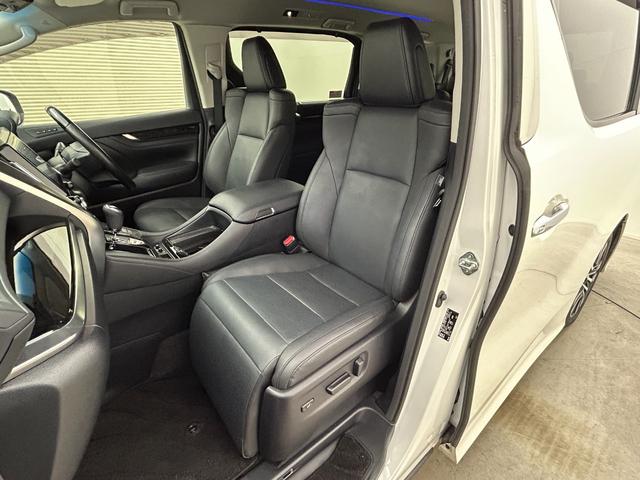 アルファード ２．５Ｓ　Ｃパッケージ　純正９型ナビ　純正１２．１インチフリップダウンモニター　三眼ＬＥＤヘッドライト　レーダークルーズコントロール　両側パワースライド　衝突軽減ブレーキ　ＣＤ／ＤＶＤ　ステアリングヒーター　ＴＶキャンセラー（11枚目）