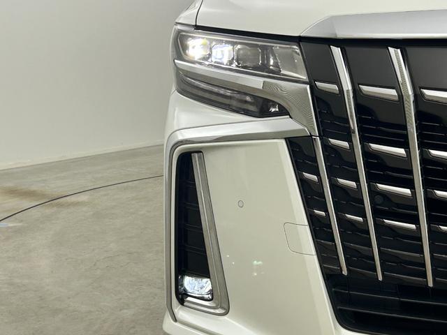 アルファード ２．５Ｓ　Ｃパッケージ　純正９型ナビ　純正１２．１インチフリップダウンモニター　三眼ＬＥＤヘッドライト　レーダークルーズコントロール　両側パワースライド　衝突軽減ブレーキ　ＣＤ／ＤＶＤ　ステアリングヒーター　ＴＶキャンセラー（16枚目）