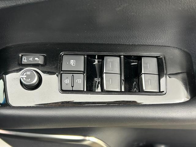 アルファード ２．５Ｓ　Ｃパッケージ　純正９型ナビ　純正１２．１インチフリップダウンモニター　三眼ＬＥＤヘッドライト　レーダークルーズコントロール　両側パワースライド　衝突軽減ブレーキ　ＣＤ／ＤＶＤ　ステアリングヒーター　ＴＶキャンセラー（50枚目）