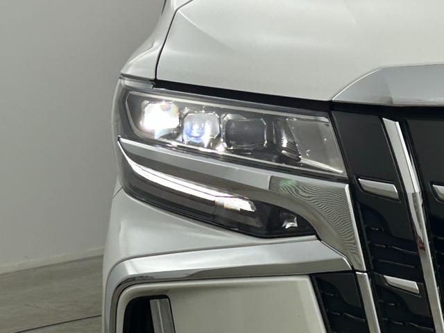 アルファード ２．５Ｓ　Ｃパッケージ　純正９型ナビ　純正１２．１インチフリップダウンモニター　三眼ＬＥＤヘッドライト　レーダークルーズコントロール　両側パワースライド　衝突軽減ブレーキ　ＣＤ／ＤＶＤ　ステアリングヒーター　ＴＶキャンセラー（62枚目）