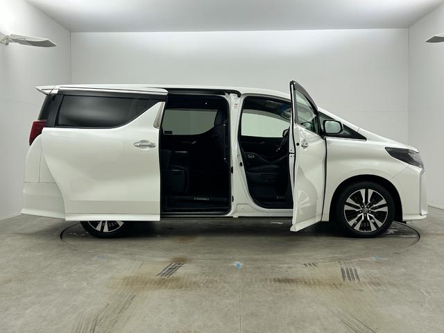 アルファード ２．５Ｓ　Ｃパッケージ　純正９型ナビ　純正１２．１インチフリップダウンモニター　三眼ＬＥＤヘッドライト　レーダークルーズコントロール　両側パワースライド　衝突軽減ブレーキ　ＣＤ／ＤＶＤ　ステアリングヒーター　ＴＶキャンセラー（68枚目）