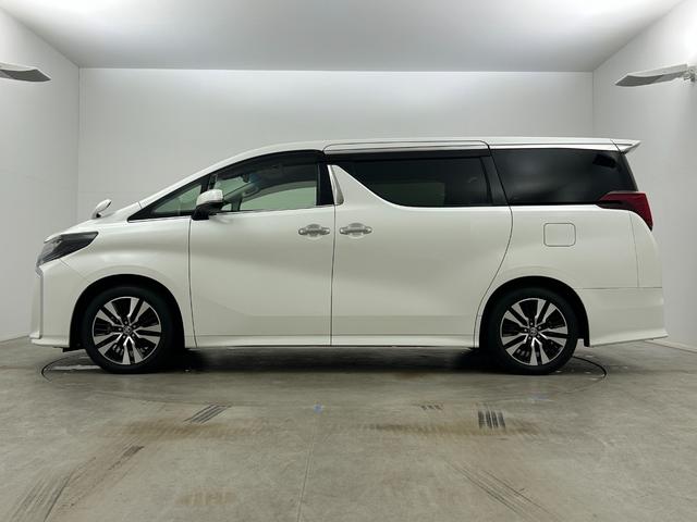 アルファード ２．５Ｓ　Ｃパッケージ　純正９型ナビ　純正１２．１インチフリップダウンモニター　三眼ＬＥＤヘッドライト　レーダークルーズコントロール　両側パワースライド　衝突軽減ブレーキ　ＣＤ／ＤＶＤ　ステアリングヒーター　ＴＶキャンセラー（69枚目）