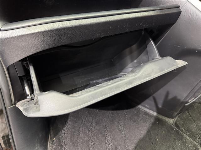 ヴォクシー ハイブリッドZS 煌 ワンオーナー 純正SDナビ バックカメラ フルセグテレビ CD/DVD/SD再生 Bluetooth接続 純正フリップダウンモニター ビルトインETC モデリスタエアロ 純正アルミホイール(20枚目)