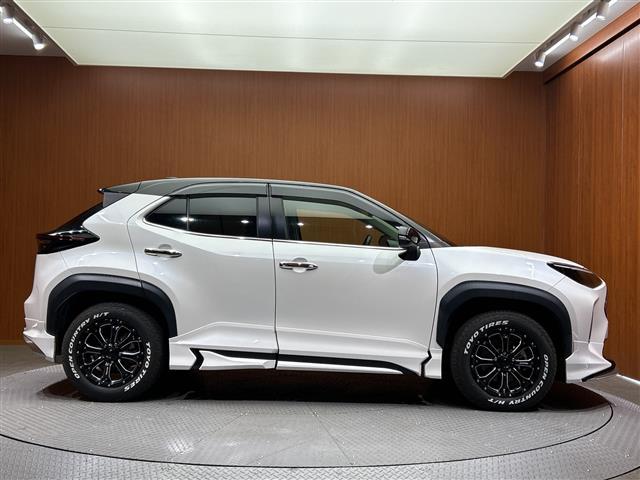 ヤリスクロス ハイブリッドZ 純正ディスプレイオーディオ バックカメラ アラウンドビューモニター BSM デジタルインナーミラー フルセグテレビ Bluetooth ETC パワーバックドア モデリスタエアロ 社外アルミホイール(32枚目)