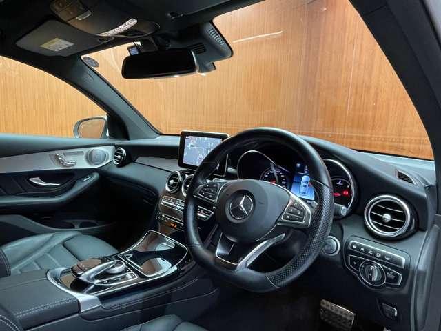 ＧＬＣ ＧＬＣ２２０ｄ　４マチッククーペスポーツ（本革仕様）　パノラマＳＲ　Ｂｕｒｍｅｓｔｅｒサウンド　黒革シート　パワーシート　シートヒーター　純正ナビ　３６０°カメラ　パワーバックドア　ＨＵＤ　ディストロニック＋　レーンアシスト　ブラインドスポット（5枚目）