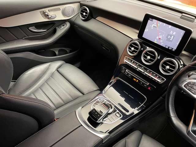 ＧＬＣ２２０ｄ　４マチッククーペスポーツ（本革仕様）　パノラマＳＲ　Ｂｕｒｍｅｓｔｅｒサウンド　黒革シート　パワーシート　シートヒーター　純正ナビ　３６０°カメラ　パワーバックドア　ＨＵＤ　ディストロニック＋　レーンアシスト　ブラインドスポット(13枚目)