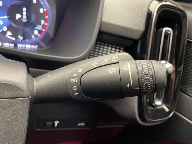 ＸＣ４０ Ｔ５　ＡＷＤ　Ｒデザイン　１ｓｔエディション　ＡＣＣ　パノラマＳＲ　半革　ナビ　ＴＶ　３６０°カメラ　２０インチＡＷ　ｈａｒｍａｎ／ｋａｒｄｏｎプレミアムサウンド　オートマチックテールゲート　カープレイ　シートＨ　衝突軽減Ｂ（23枚目）