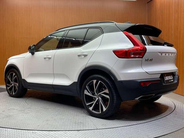 ＸＣ４０ Ｔ５　ＡＷＤ　Ｒデザイン　１ｓｔエディション　ＡＣＣ　パノラマＳＲ　半革　ナビ　ＴＶ　３６０°カメラ　２０インチＡＷ　ｈａｒｍａｎ／ｋａｒｄｏｎプレミアムサウンド　オートマチックテールゲート　カープレイ　シートＨ　衝突軽減Ｂ（57枚目）