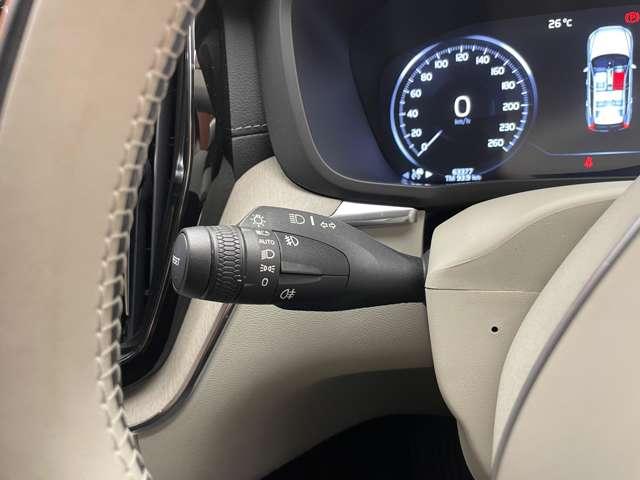 ＸＣ６０ Ｄ４　ＡＷＤ　インスクリプション　純正ナビ　３６０°カメラ　ＡＣＣ　ＨＵＤ　ＢＬＩＳ　白革　シートヒーター　パワーシート　電動リアゲート　ＬＥＤヘッドライト　ハイビームアシスト　ドライブレコーダー　純正１９インチＡＷ（26枚目）