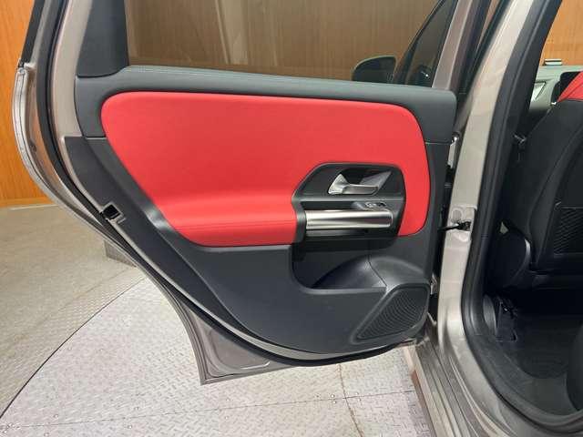 Ｂクラス Ｂ２００ｄ　ＡＭＧレザーエクスクルーシブパッケージ　ＡＭＧレザーエクスクルーシブＰＫＧ　パノラマＳＲ　赤黒革シート　ＡＣＣ　ナビ　ＴＶ　Ｂｌｕｅｔｏｏｔｈ接続　３６０°電動シート　シートＨ　電動リアゲート　アンビエントライト　衝突軽減Ｂ　ＢＳＭ　ＬＫＡ（46枚目）