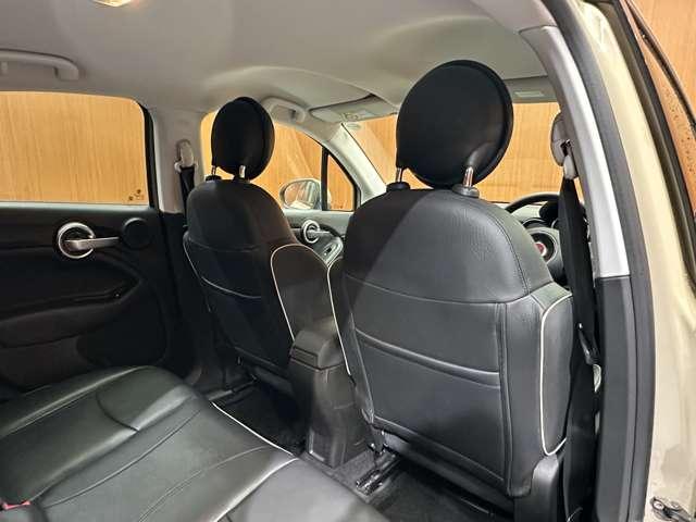 ５００Ｘ ラウンジ　限定車　ＡＣＣ　黒革シート　ディスプレイオーディオ　バックカメラ　Ｂｌｕｅｔｏｏｔｈ接続　オートライト　シートヒーター　電動シート　ＨＩＤヘッドライト　衝突軽減ブレーキ　ＢＳＭ　ＬＫＡ　ＥＴＣ　禁煙車（7枚目）