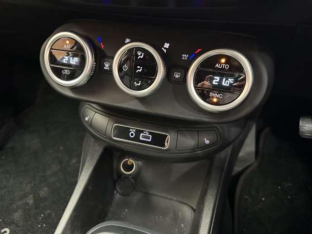 ５００Ｘ ラウンジ　限定車　ＡＣＣ　黒革シート　ディスプレイオーディオ　バックカメラ　Ｂｌｕｅｔｏｏｔｈ接続　オートライト　シートヒーター　電動シート　ＨＩＤヘッドライト　衝突軽減ブレーキ　ＢＳＭ　ＬＫＡ　ＥＴＣ　禁煙車（12枚目）