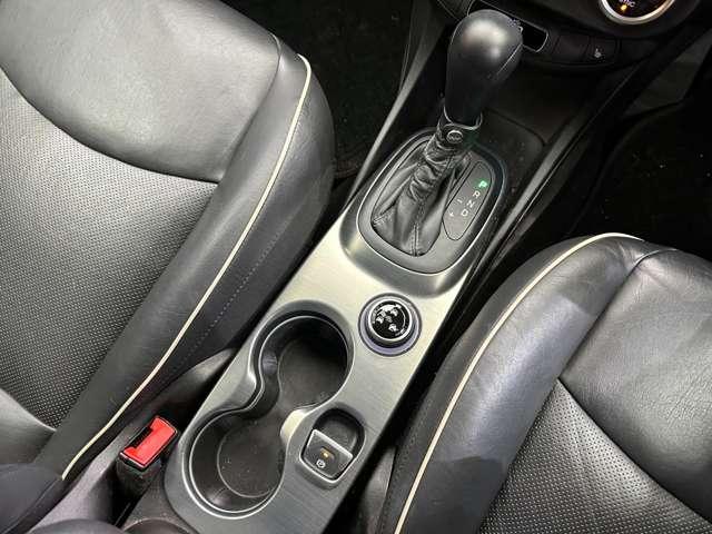 ５００Ｘ ラウンジ　限定車　ＡＣＣ　黒革シート　ディスプレイオーディオ　バックカメラ　Ｂｌｕｅｔｏｏｔｈ接続　オートライト　シートヒーター　電動シート　ＨＩＤヘッドライト　衝突軽減ブレーキ　ＢＳＭ　ＬＫＡ　ＥＴＣ　禁煙車（13枚目）