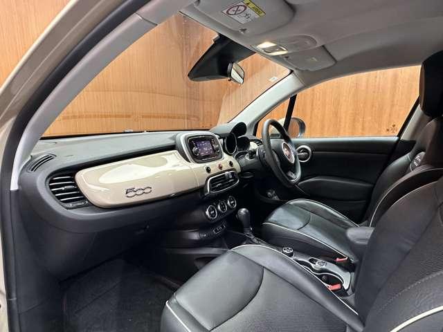 ５００Ｘ ラウンジ　限定車　ＡＣＣ　黒革シート　ディスプレイオーディオ　バックカメラ　Ｂｌｕｅｔｏｏｔｈ接続　オートライト　シートヒーター　電動シート　ＨＩＤヘッドライト　衝突軽減ブレーキ　ＢＳＭ　ＬＫＡ　ＥＴＣ　禁煙車（31枚目）